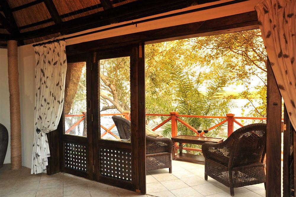 Three Cities Thorntree River Lodge リビングストン エクステリア 写真