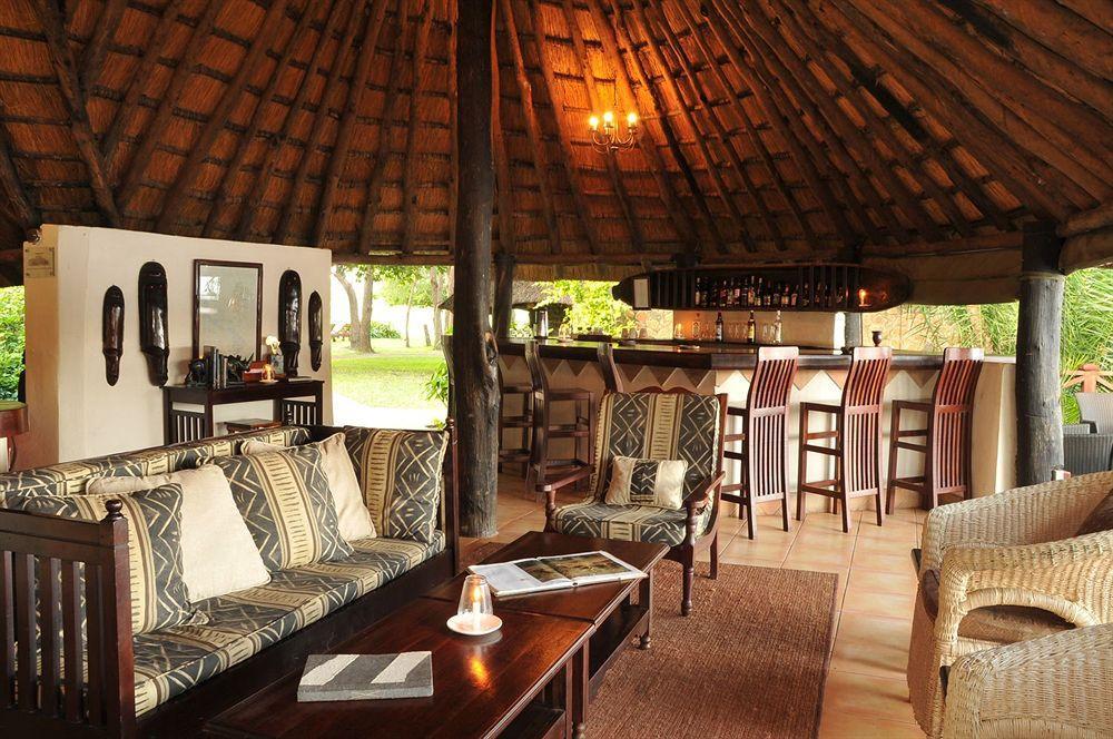 Three Cities Thorntree River Lodge リビングストン エクステリア 写真