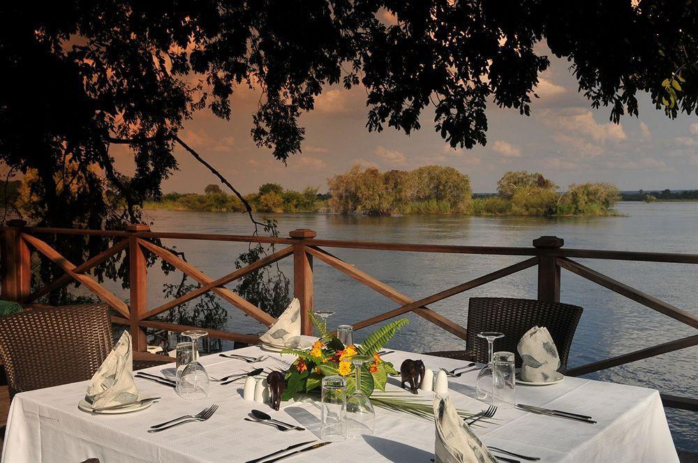 Three Cities Thorntree River Lodge リビングストン エクステリア 写真