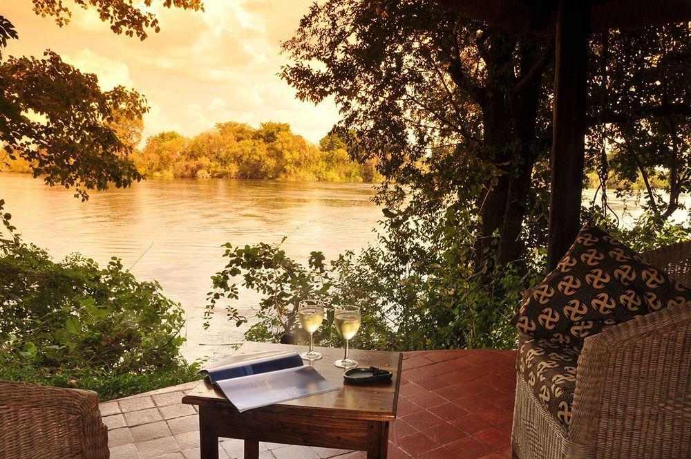 Three Cities Thorntree River Lodge リビングストン エクステリア 写真